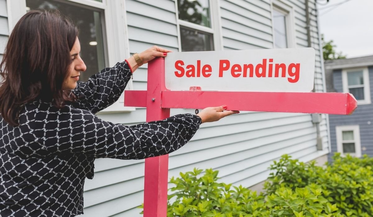 What Does Pending Mean in Real Estate?