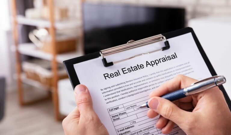 What is a Real Estate Appraiser?
